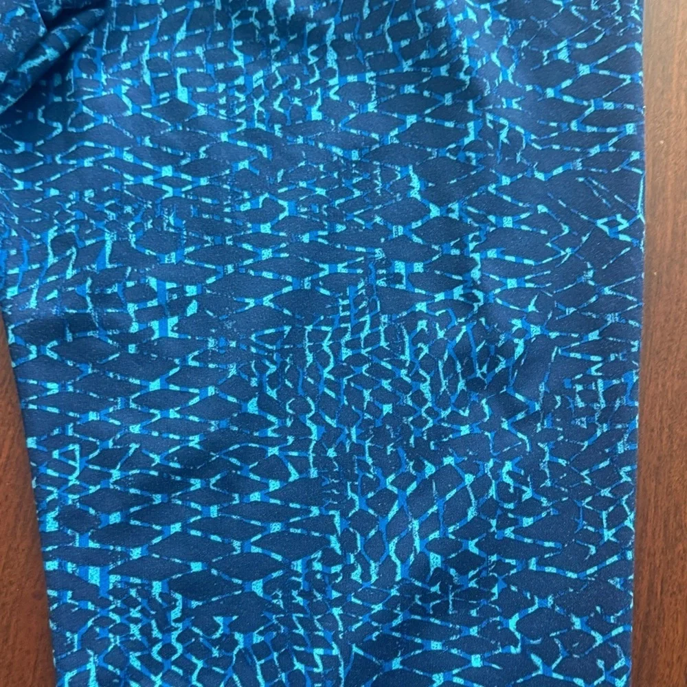 Lululemon Athletica Woman’s Athleisure  Jet Crop Blue Geometric Jogger Pants